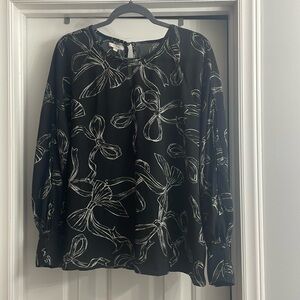 Bow black and white top Maurice’s XL